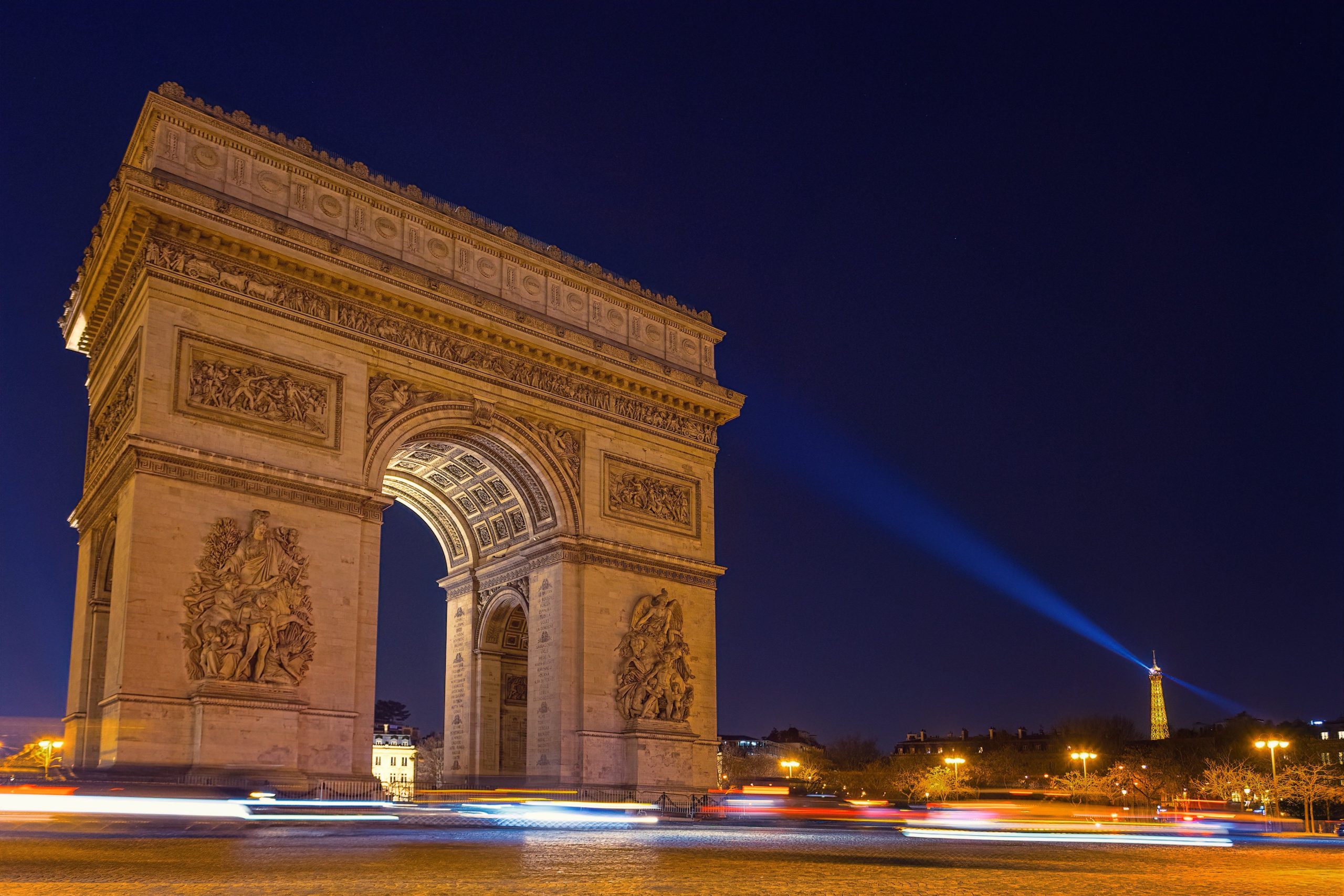 Arc de triomphe Paris by night