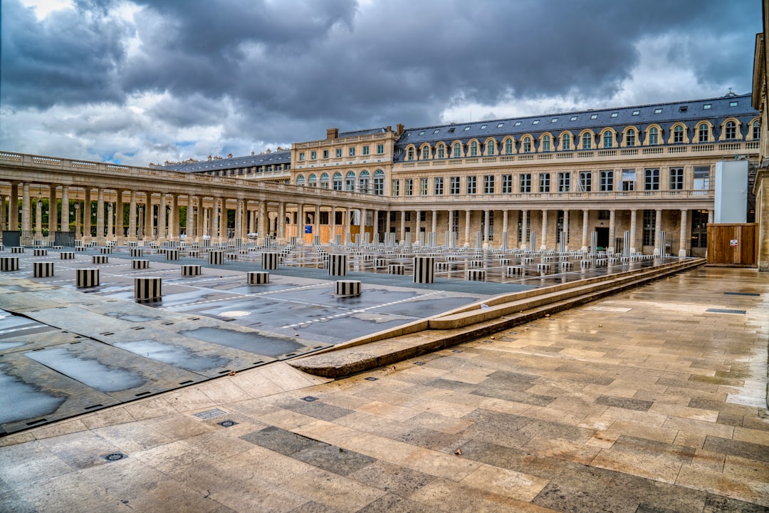 colonnes de Buren, Palais royal